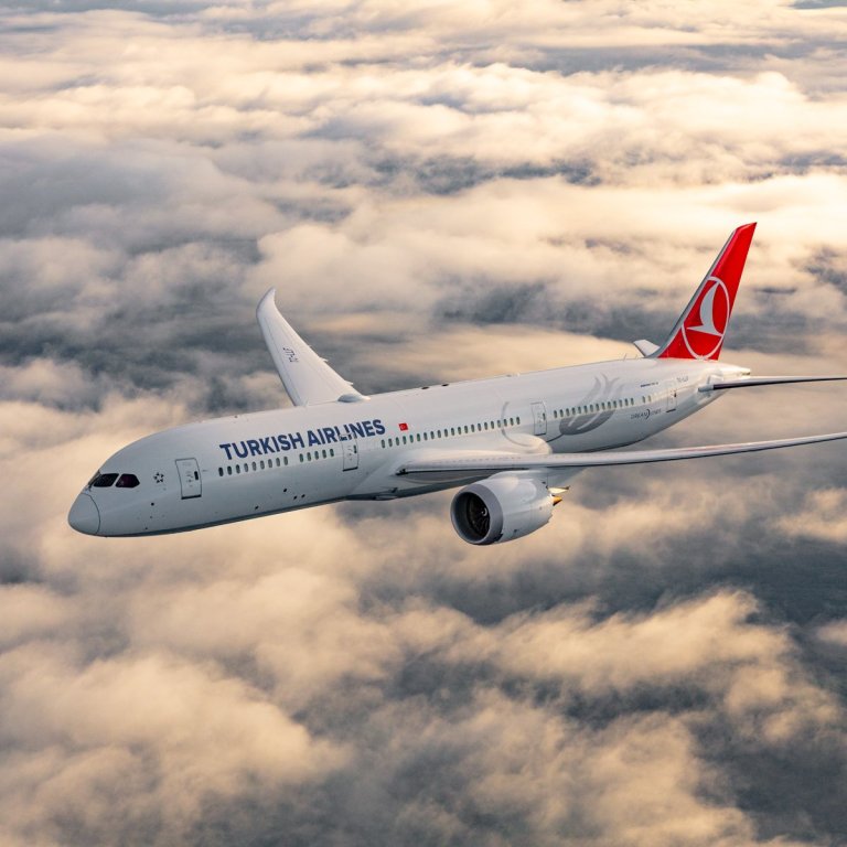 THY Uçağı Barselona’da Acil İniş Yaptı!