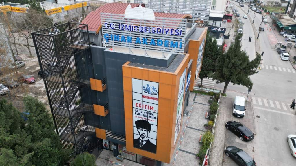 İzmit’te Çınar Akademi’den Sınav Desteği!