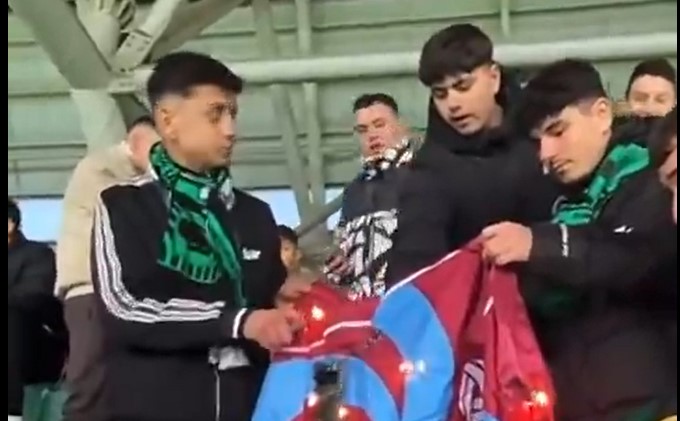 Kocaeli’de Trabzonspor Bayrağı Yakıldı!
