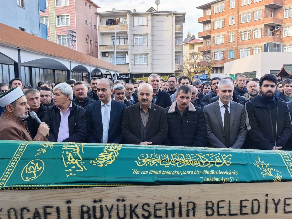 Gebze’de Merhum Ziya Şahin Son Yolculuğuna Uğurlandı!