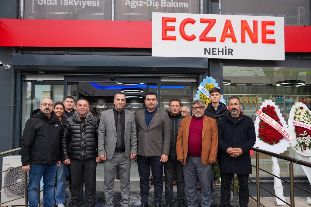 Gebze’de Çöken Binanın Altındaki Eczane Yeniden Açıldı!