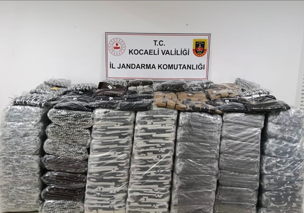 Dilovası’nda Sahte Giyim Operasyonu!