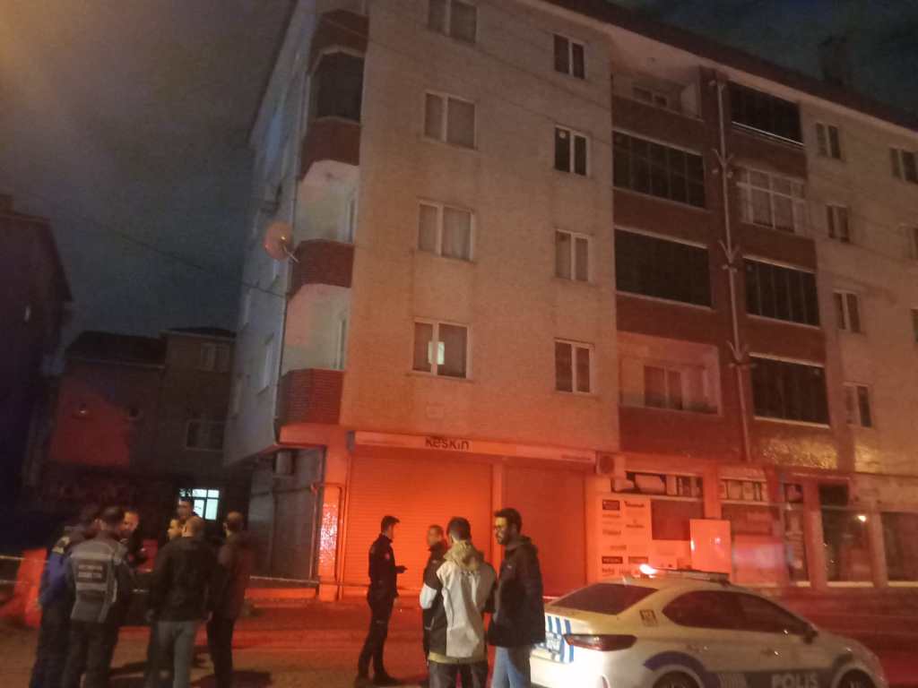 Gebze’de Yol Göçüğü: Bina Mühürlendi!
