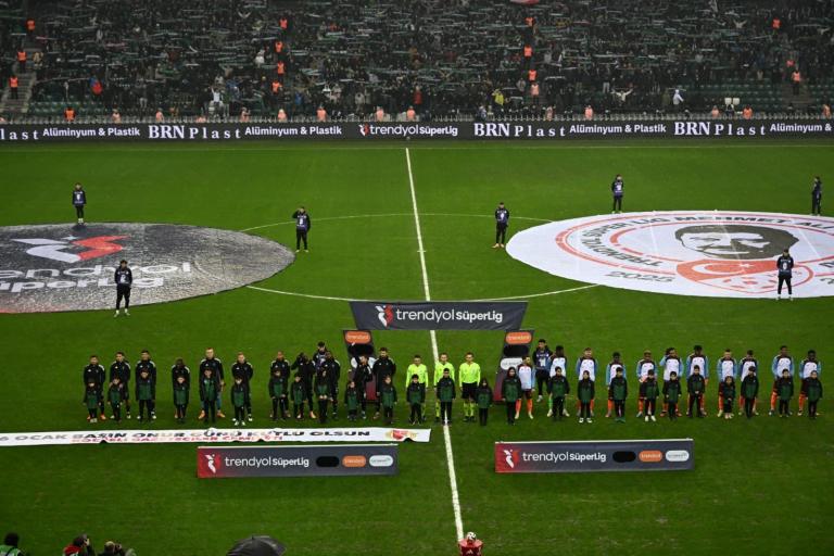 Kocaelispor-Trabzonspor Maçında Coşku!