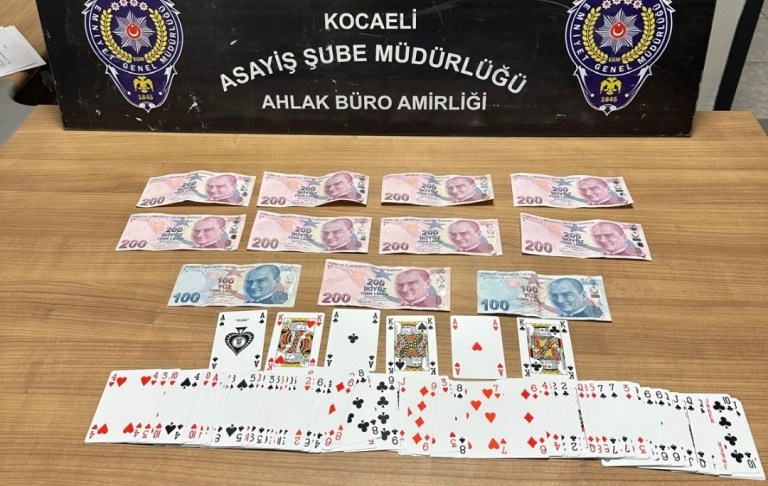 Gebze’de Kahvehaneye Kumar Baskını!