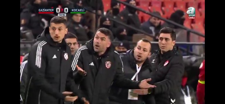 Kocaelispor Maçında Burak Yılmaz’a Kırmızı Kart!