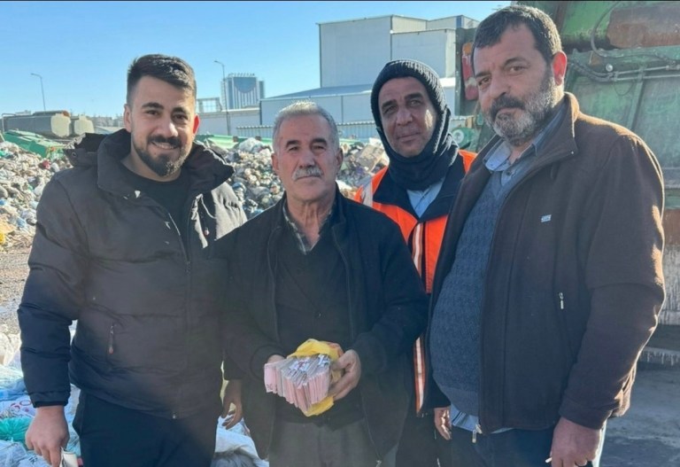 Gaziantep’te Çöpe Atılan 110 Bin TL Bulundu!