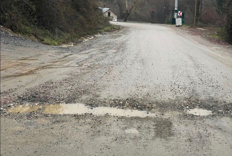 Gölcük Lütfiye Köyü’nde Yol Çilesi!