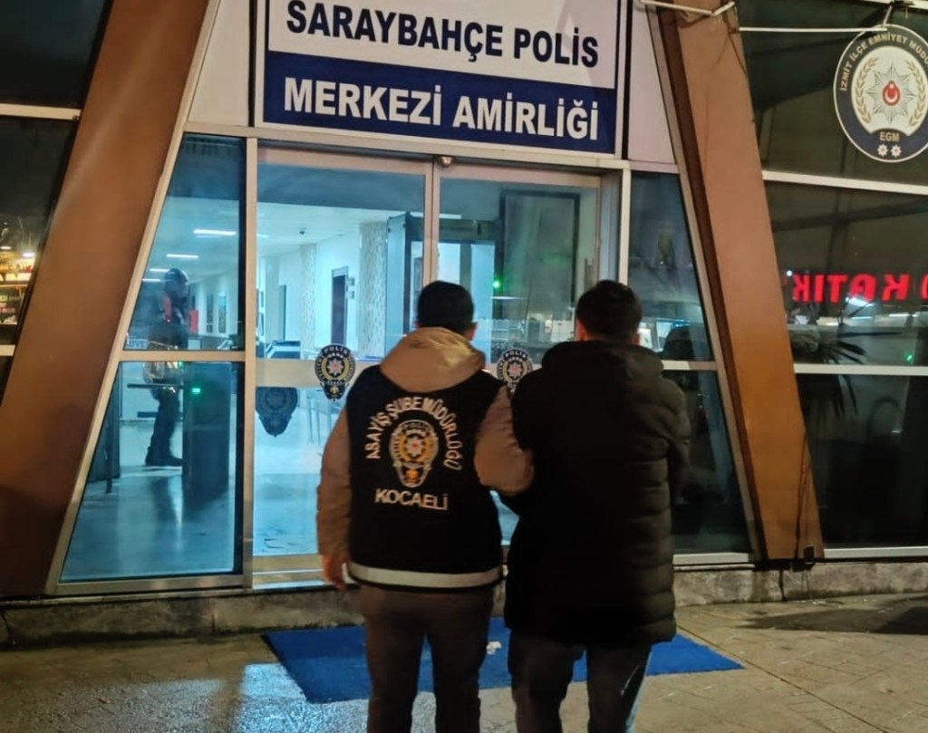 Kocaeli’de Nitelikli Dolandırıcı Yakalandı!