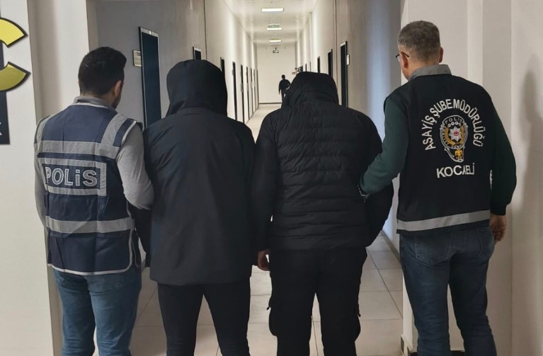 Kocaeli’de Aranan Hükümlüler Yakalandı!