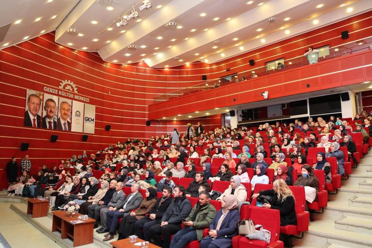 Sadık Yalsızuçanlar, Gebze’de Okurlarıyla Buluştu!