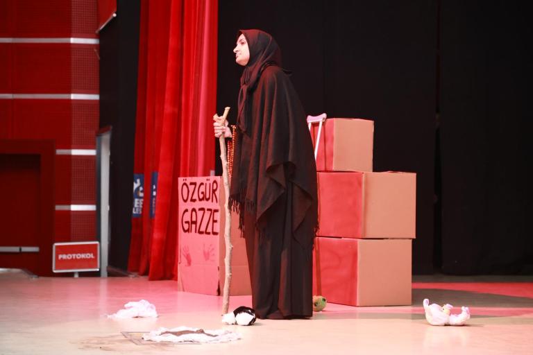 Gebze’de ‘Gazze’nin Kadınları’ Ayakta Alkışlandı!