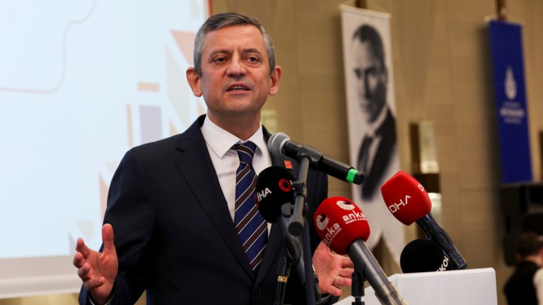Özgür Özel’den Emekli Nöbeti Açıklaması!