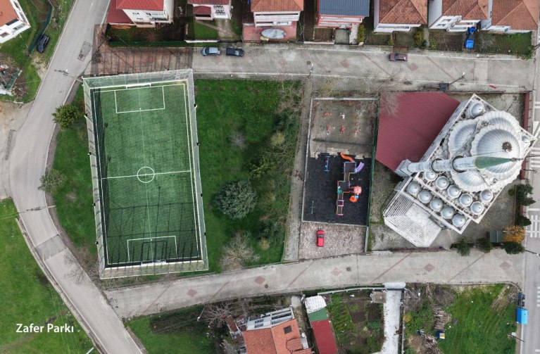 Kandıra’ya Beş Halı Saha!