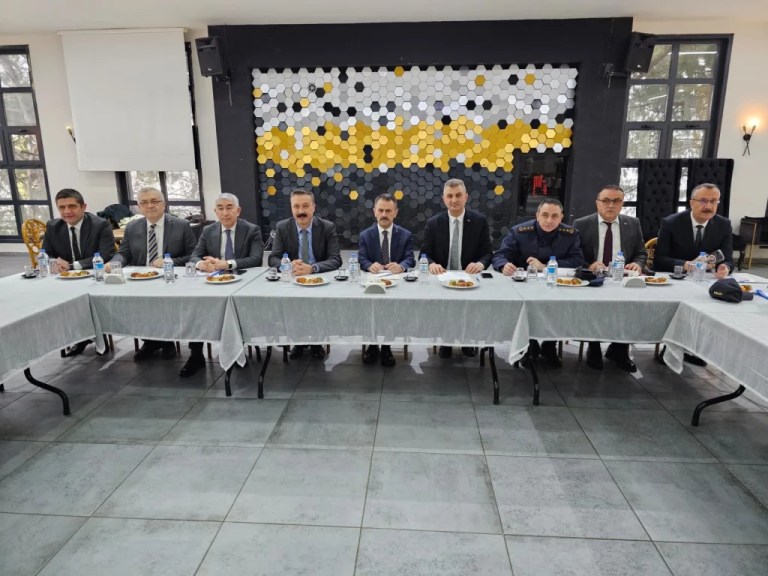 Muhtarlarla buluşmada talepler masaya yatırıldı