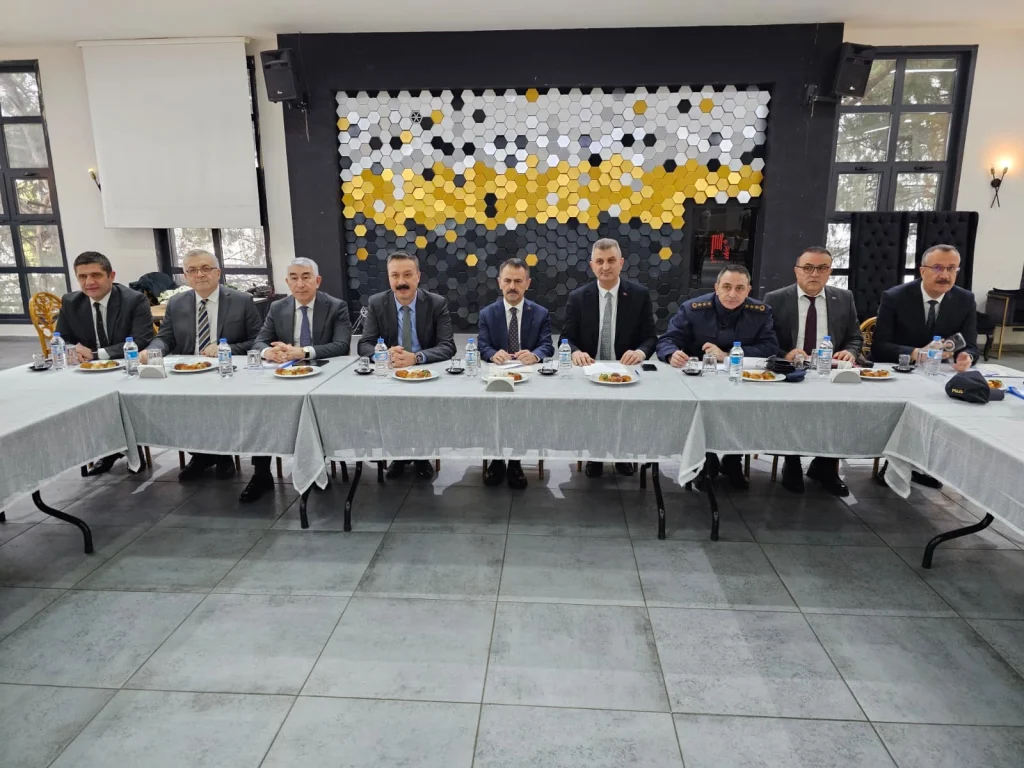 Muhtarlarla buluşmada talepler masaya yatırıldı