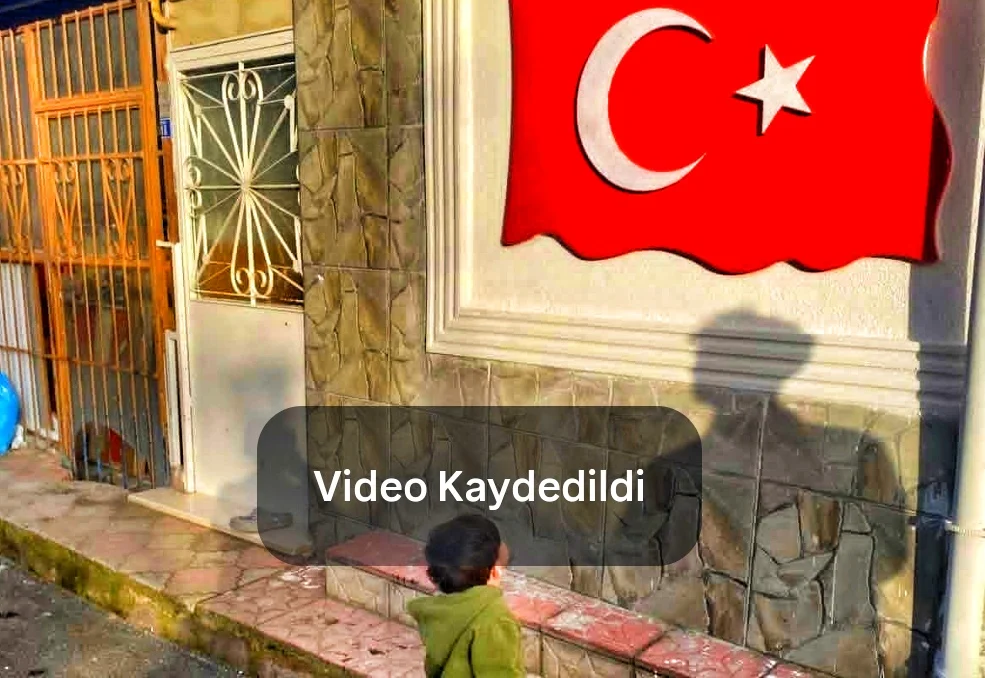 16 aylık Baybars’ın bayrak sevgisi duygulandırdı