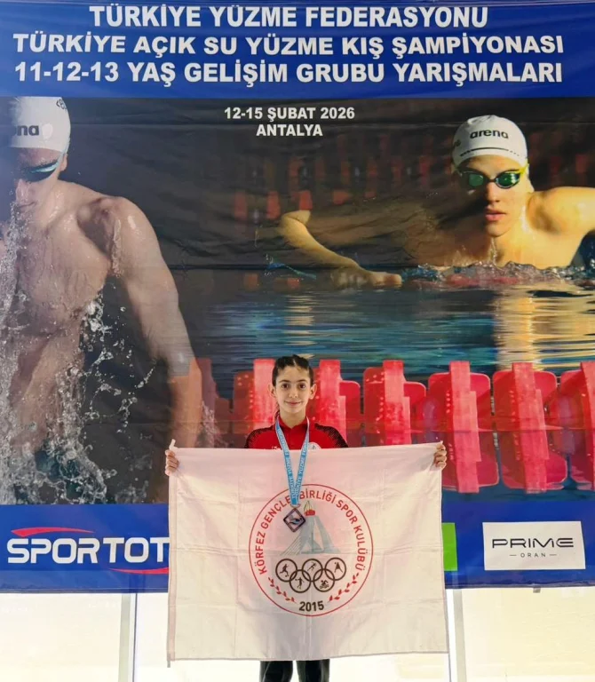 Körfez Gençlerbirliği yüzmede madalyalarla döndü