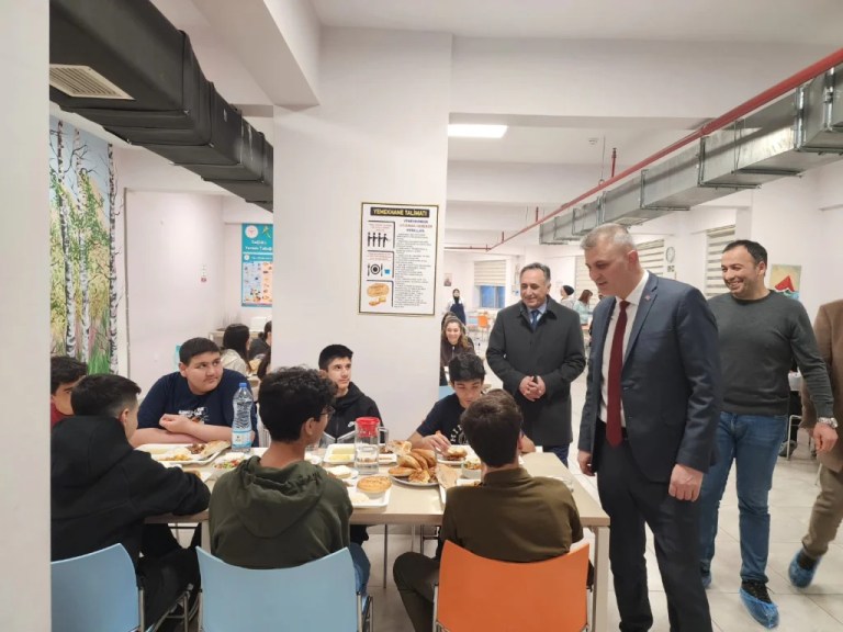 Başkan Sezer Gölcüklülerle Ramazan bereketini paylaştı
