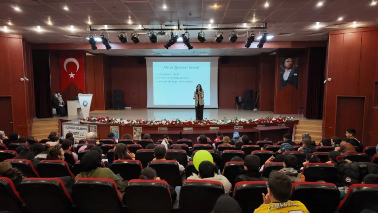 Akran zorbalığına karşı öğrenci ve velilere seminer