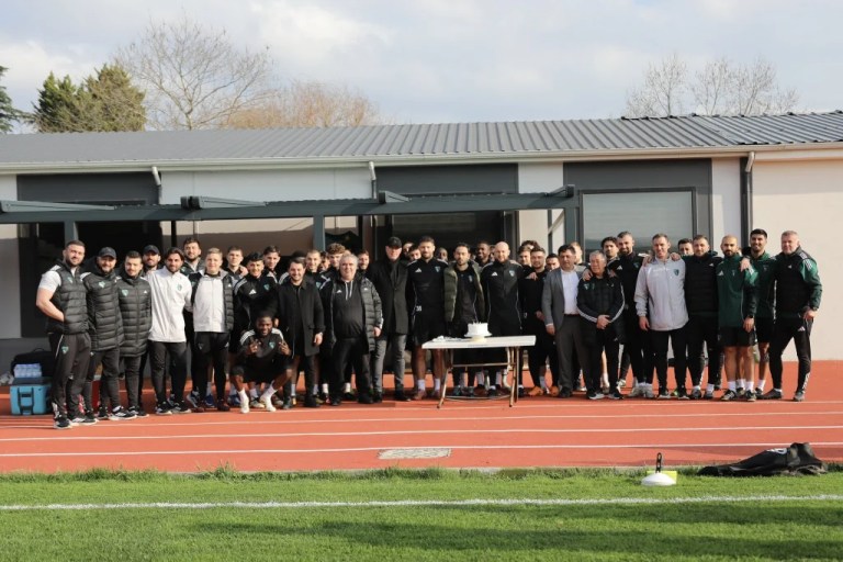 Kocaelispor’da Selçuk İnan’a sürpriz doğum günü