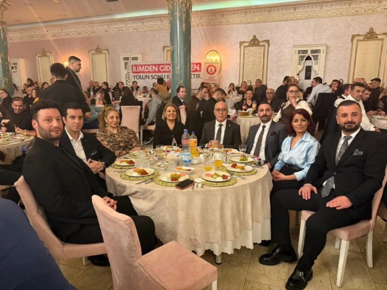 Birlik ve Dayanışma Gecesinde 35. Yıl Coşkusu