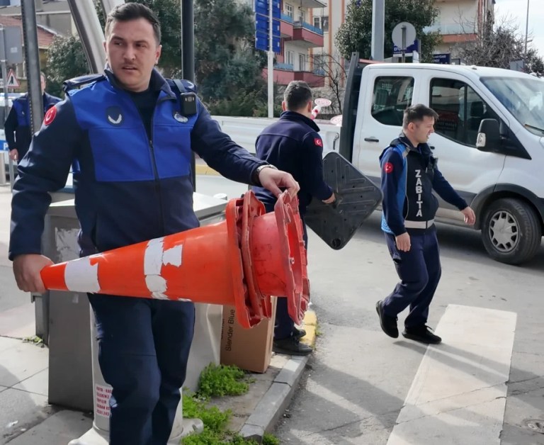 Çayırova zabıtası cadde denetimlerini sıklaştırdı