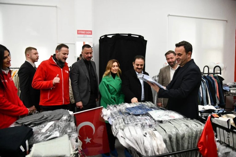Başiskele’de Kızılay Butik Mağazası Açıldı