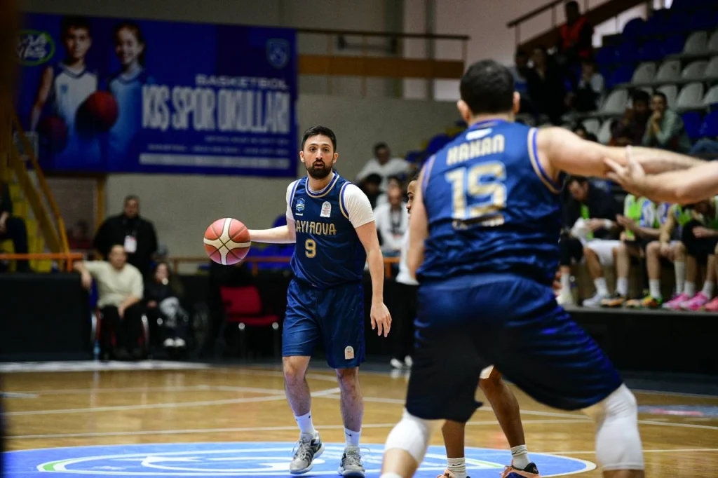 Çayırova Belediyesi deplasmanda galip geldi