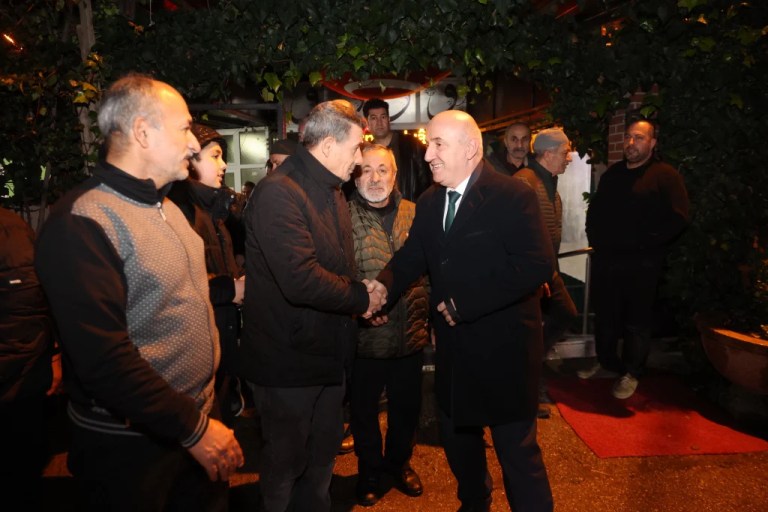 Başkan Bıyık, Darıcalılarla ilk teravih namazında buluştu
