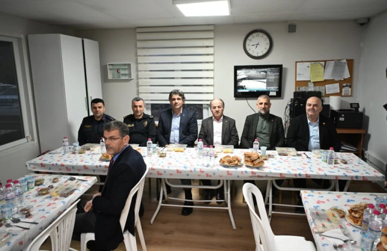 Başkan Kocaman’dan polislere tatlı sürprizi