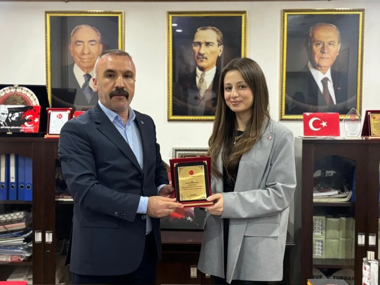 MHP teşkilatında gençlik bayrağı el değiştirdi