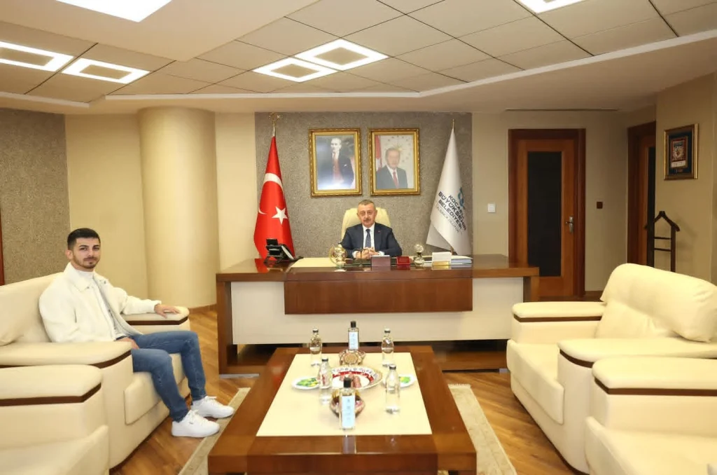 Başkan Büyükakın’dan Eray Şamdan’a veda