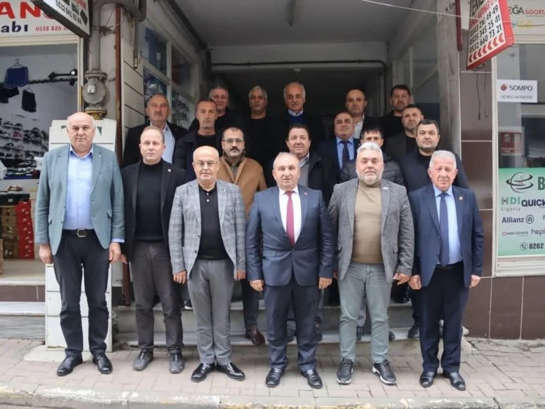 Kandıra muhtarlarından AK Parti İlçe Başkanı Kulaç’a ziyaret