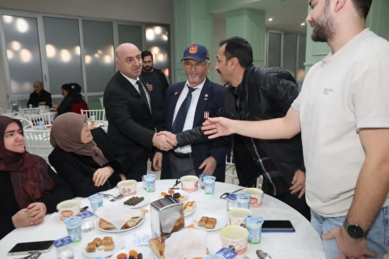 Şehit ve Gazi Aileleri Darıca’da Gönül Sofrasında Buluştu