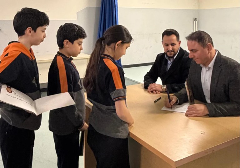 Levent Altun’dan öğrencilere masal kitabı sürprizi