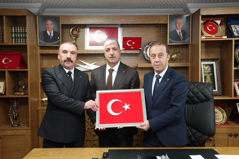 MHP Dilovası heyetinden İl Başkanı Kamil Akın’a ziyaret