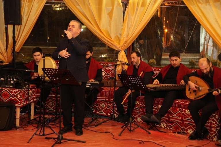 Kartepe’de ilahi dinletisi gönüllere dokundu