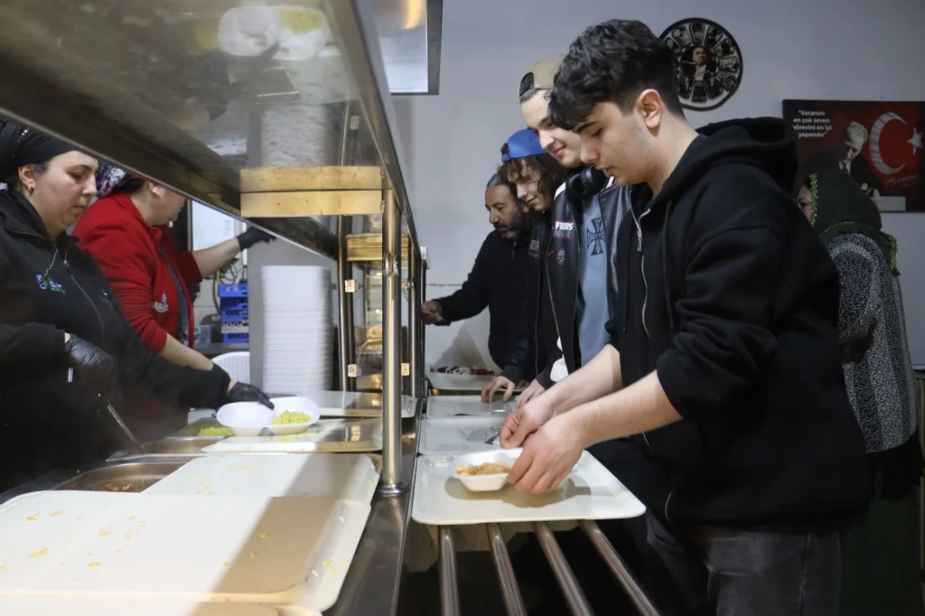 Kent Lokantaları’nda Ramazan bereketi: Ücretsiz iftar sofraları