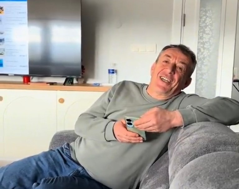 Genç, babasının sırlarını televizyona yansıttı!