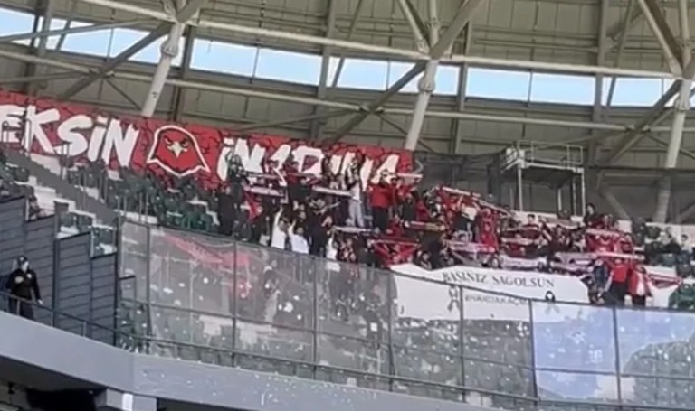 Tribünlerde Arda Kaçmaz’a anlamlı anma