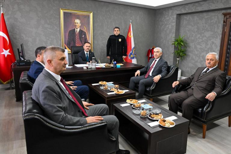 Vali Aktaş Gölcük’te Yoğun Ziyaret Programı!