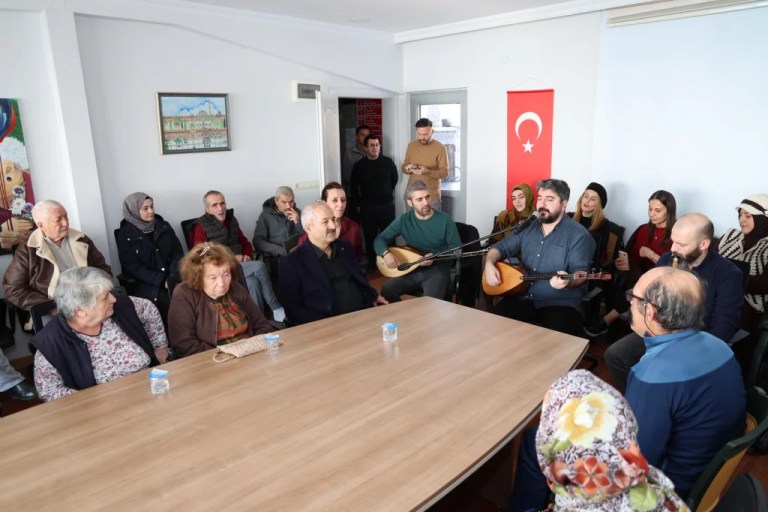 Huzurevinde moral buluşması