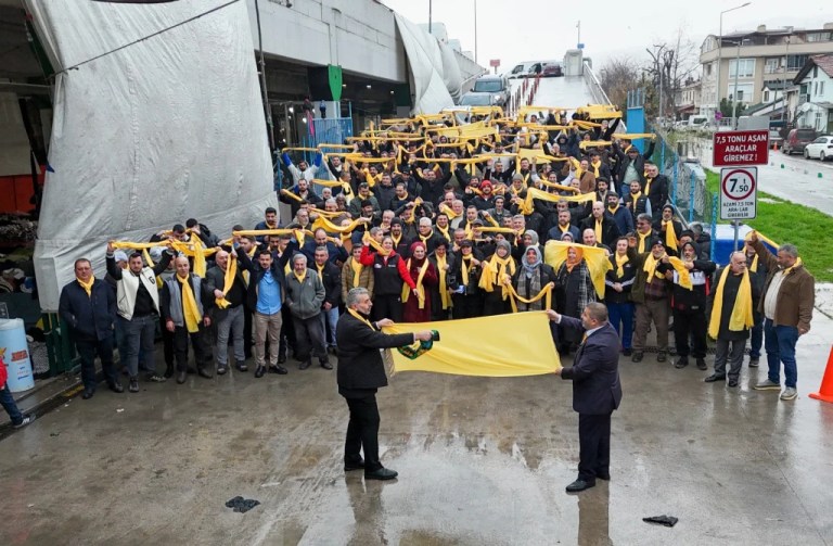 Kumsar’dan pazarcı esnafına birlik mesajı