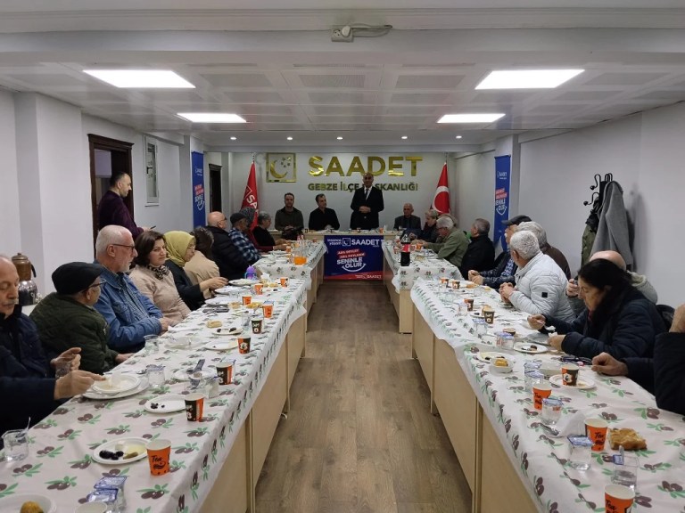 Saadet Partisi Gebze’de emekli derneklerini iftarda buluşturdu