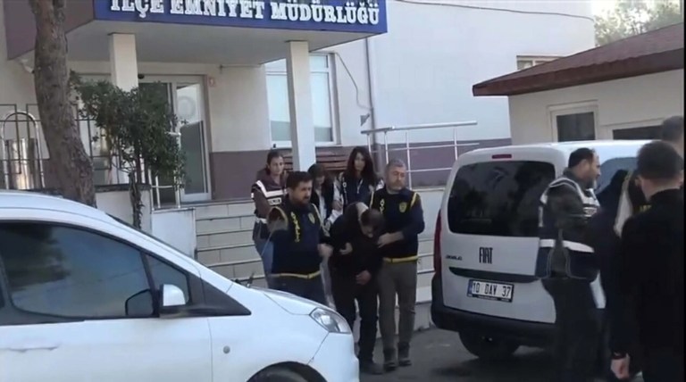 Balıkesir'de Fuhuş Operasyonu: Üç Tutuklama