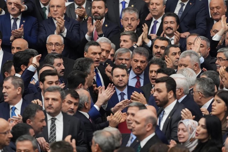 Bakanlar Gürlek ve Çiftçi TBMM'de Yemin Etti