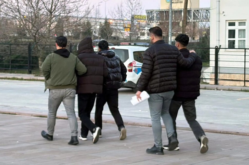 Çorlu'da Büfeden Hırsızlık: İki Kişi Tutuklandı