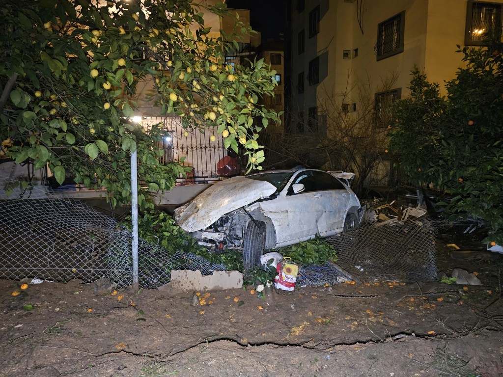 Adana'da Lastik Patlaması Kazaya Neden Oldu: 1 Ölü, 1 Yaralı