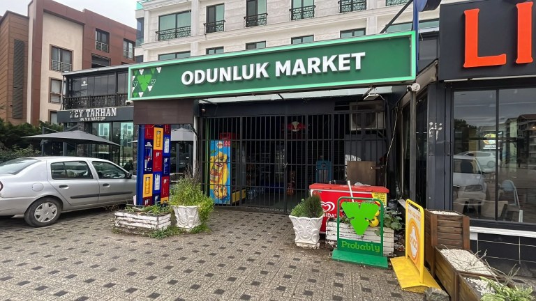 Bursa'da Market Sahibi ile Müşteri Arasında Gergin Anlar